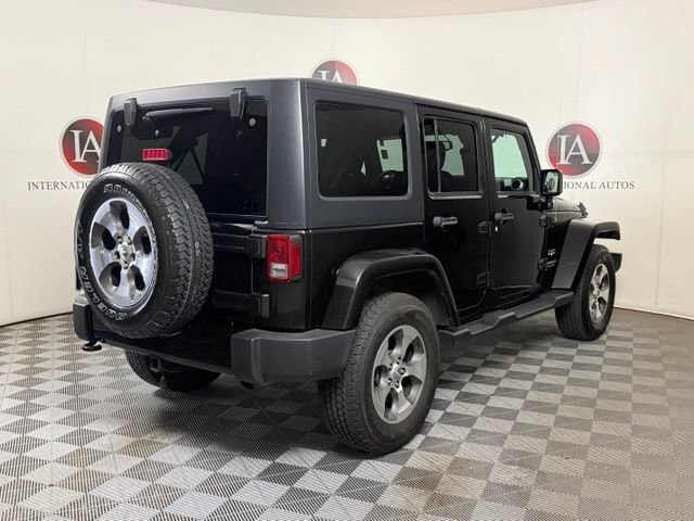 Used 2017 Jeep Wrangler Unlimited Sahara w/ Connectivity Group AWD/4WD image 8