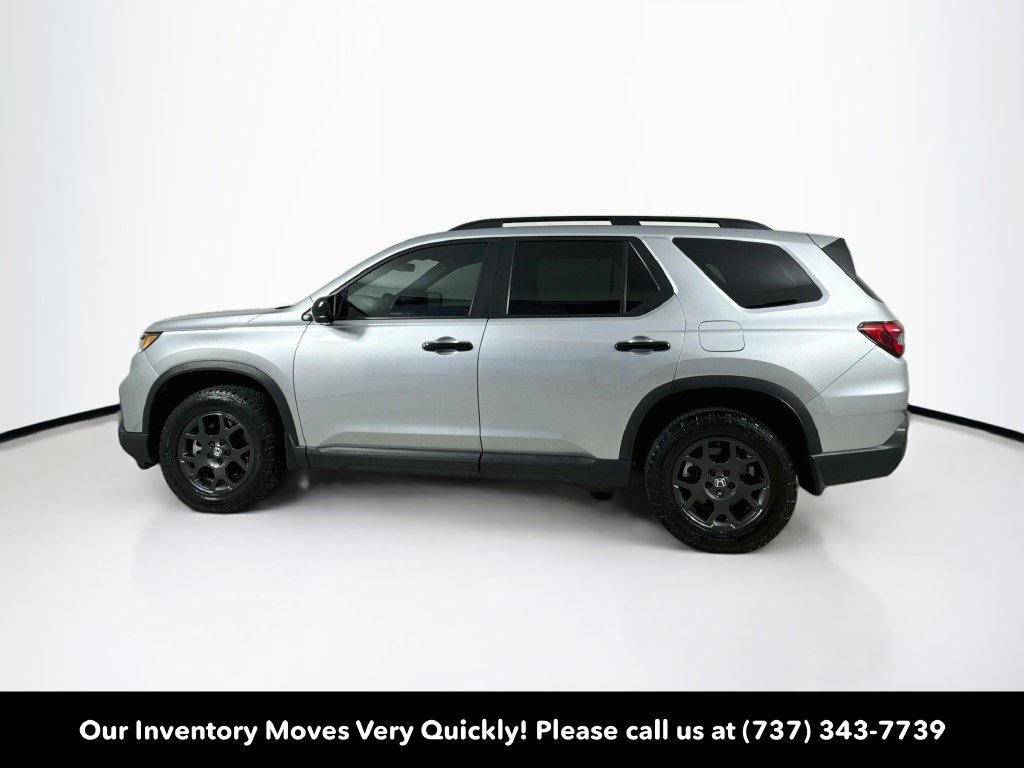 Used 2024 Honda Pilot TrailSport image 4