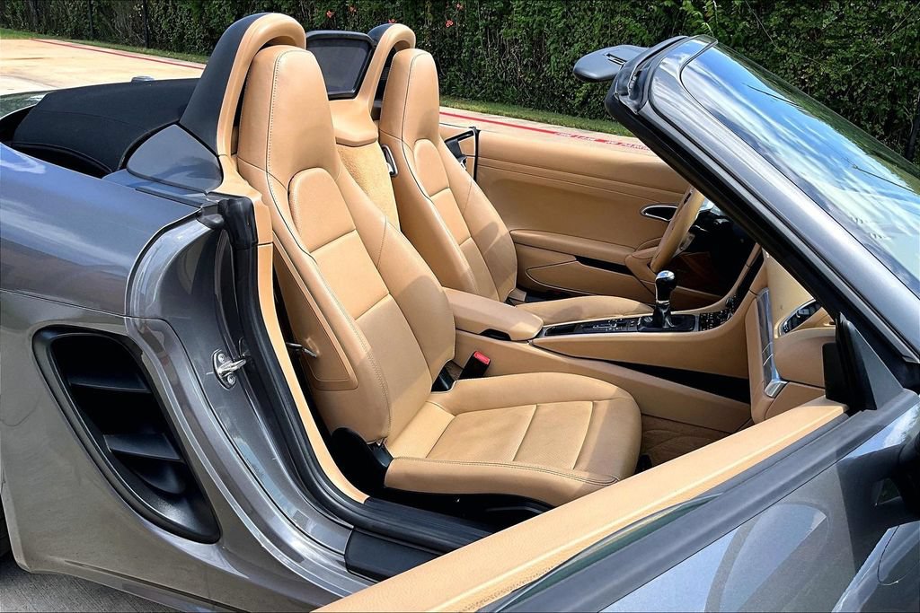 Used 2017 Porsche 718 Boxster RWD image 10