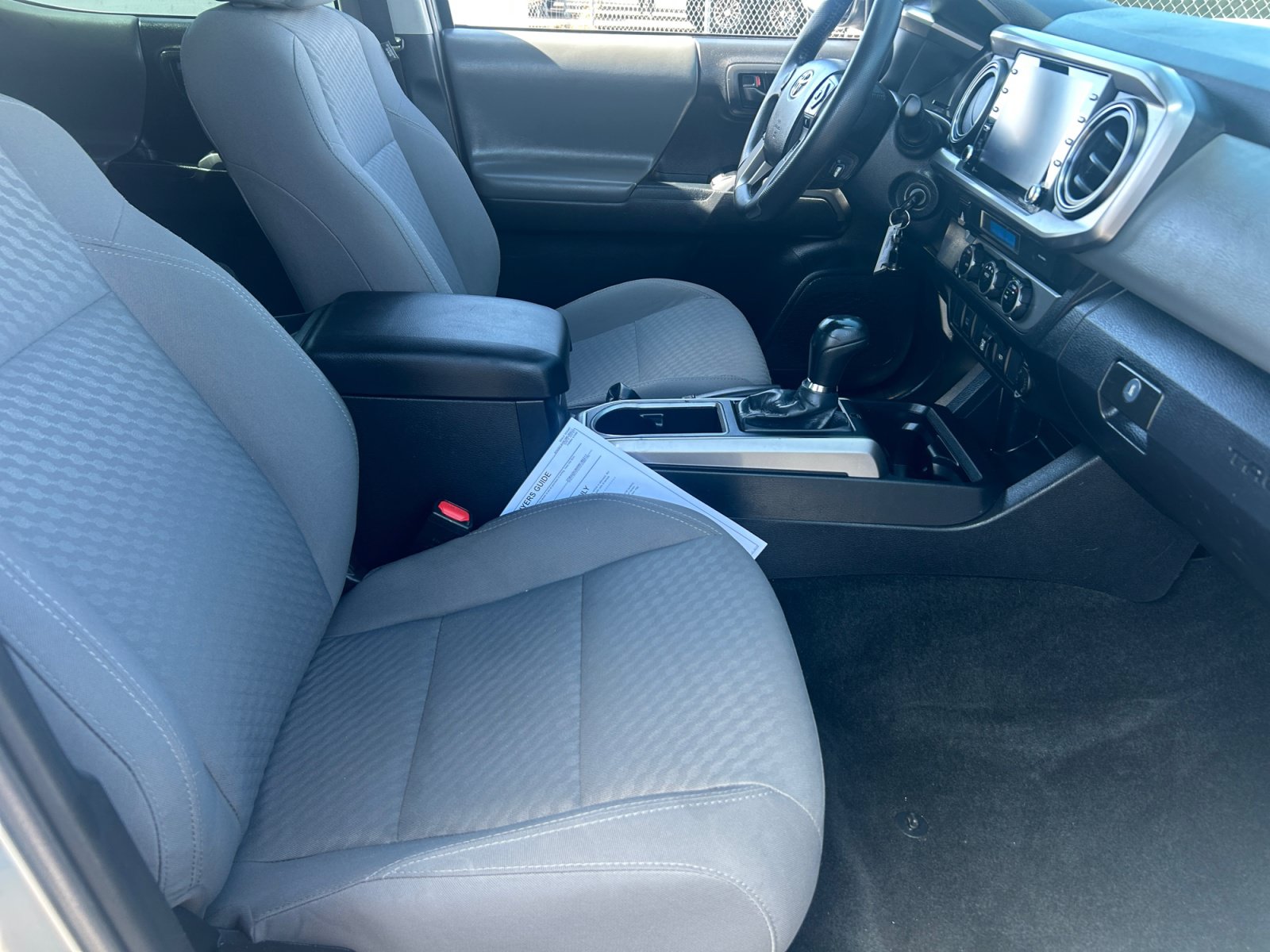 Used 2022 Toyota Tacoma SR5 RWD image 18