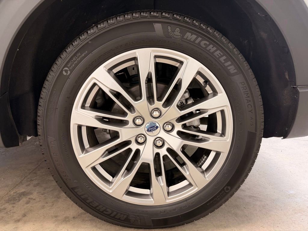 Used 2025 Ford Explorer Platinum AWD/4WD image 16