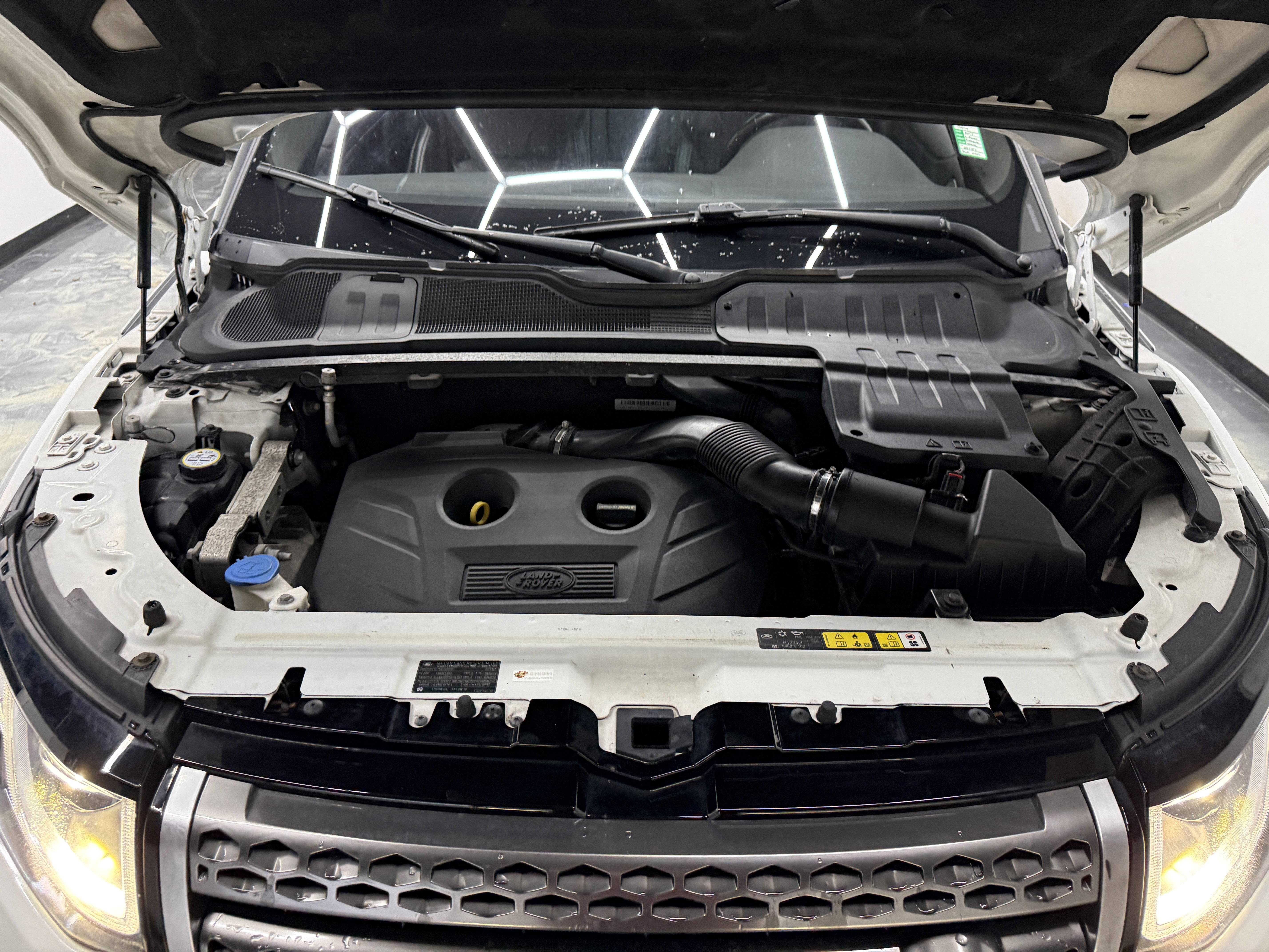 Used 2017 Land Rover Range Rover Evoque HSE image 27