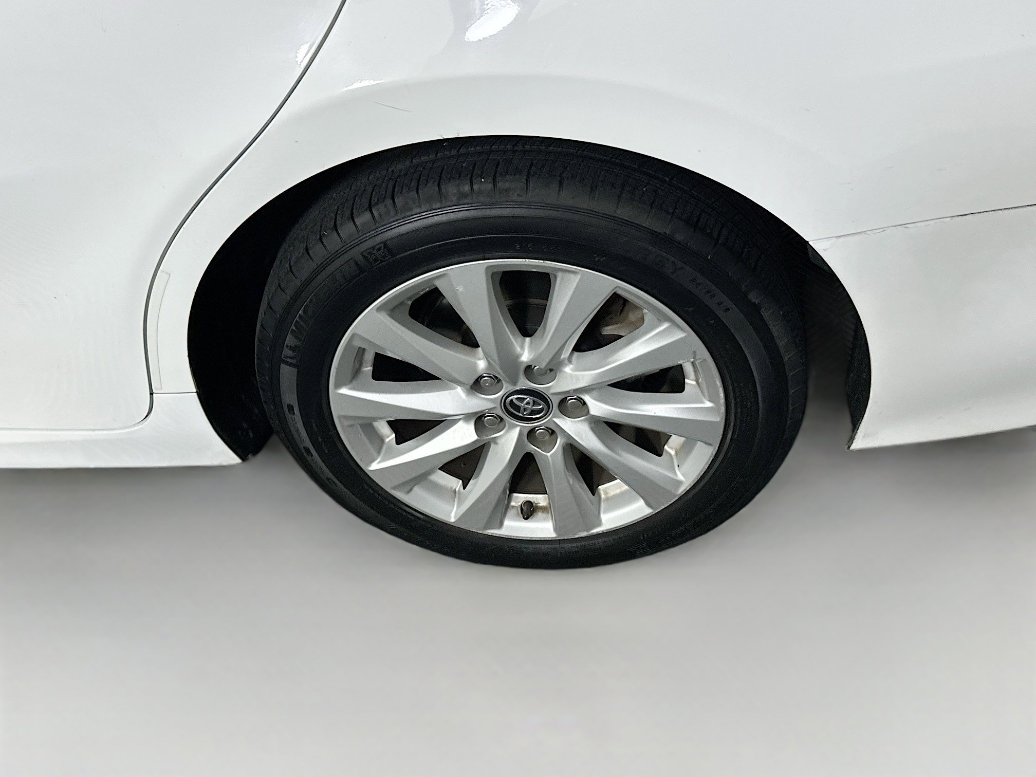 Used 2020 Toyota Camry LE image 11