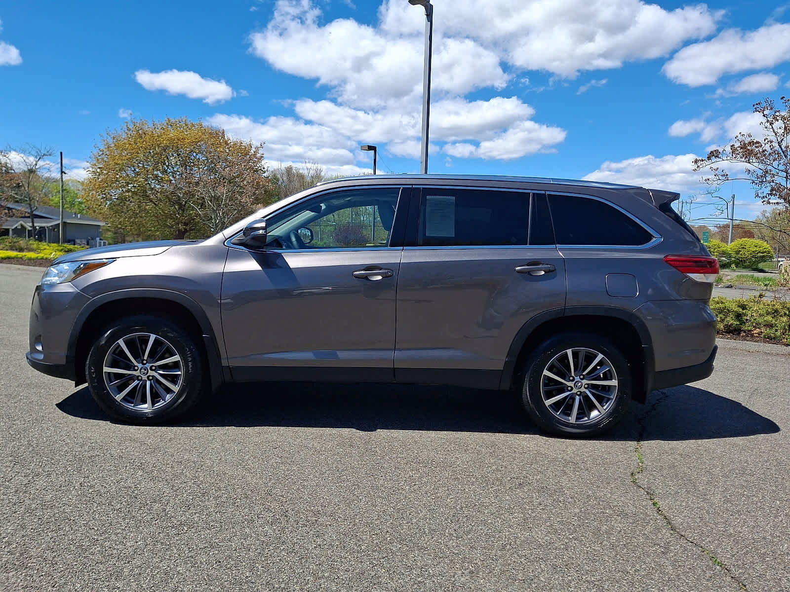 Certified 2019 Toyota Highlander XLE AWD/4WD image 8