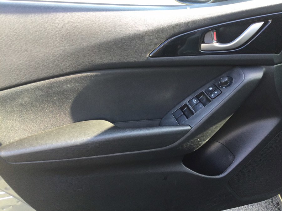 Used 2016 MAZDA MAZDA3 i Sport w/ Preferred Equipment Package FWD image 12