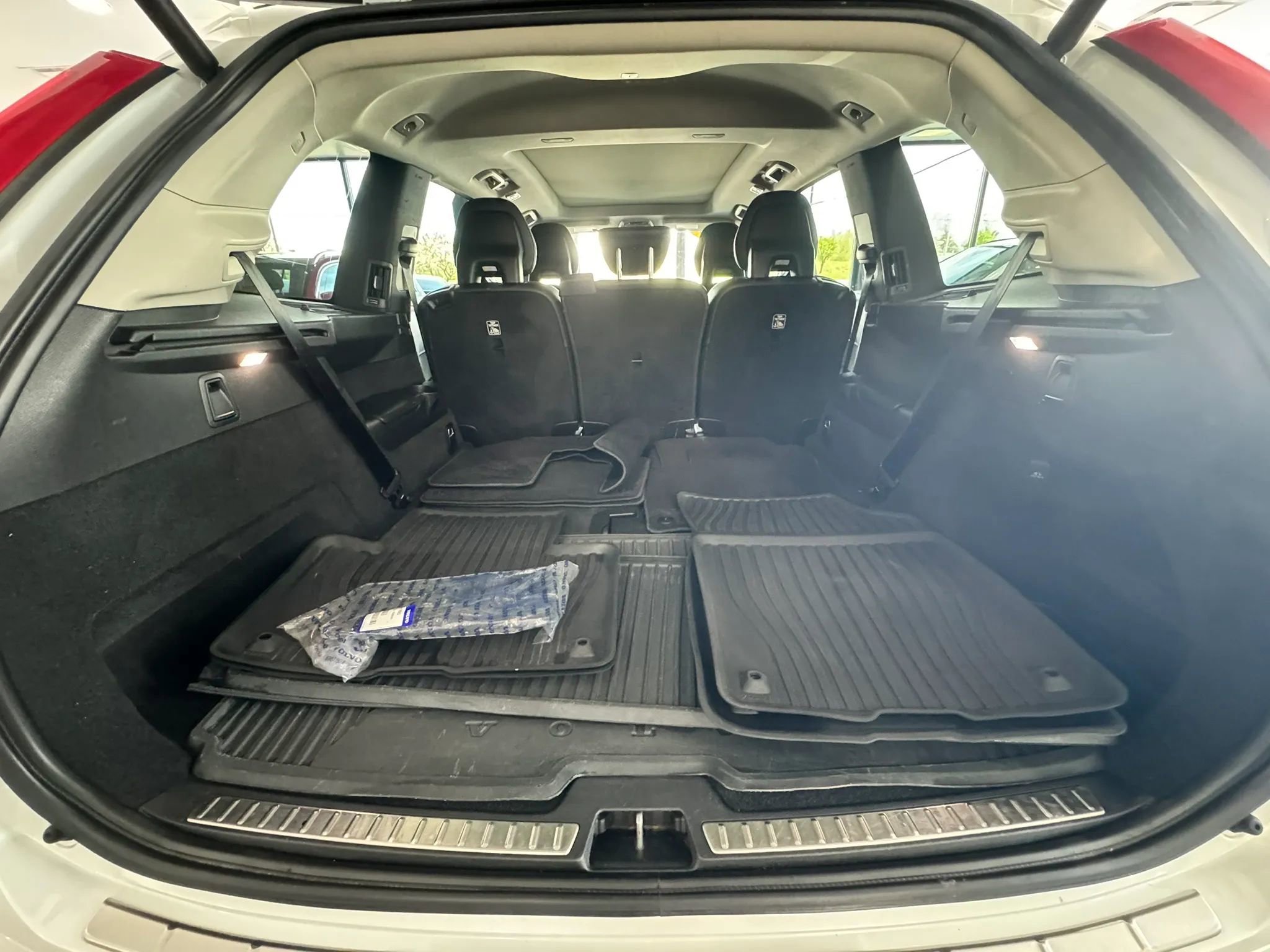 Used 2020 Volvo XC90 T6 Momentum AWD/4WD image 40