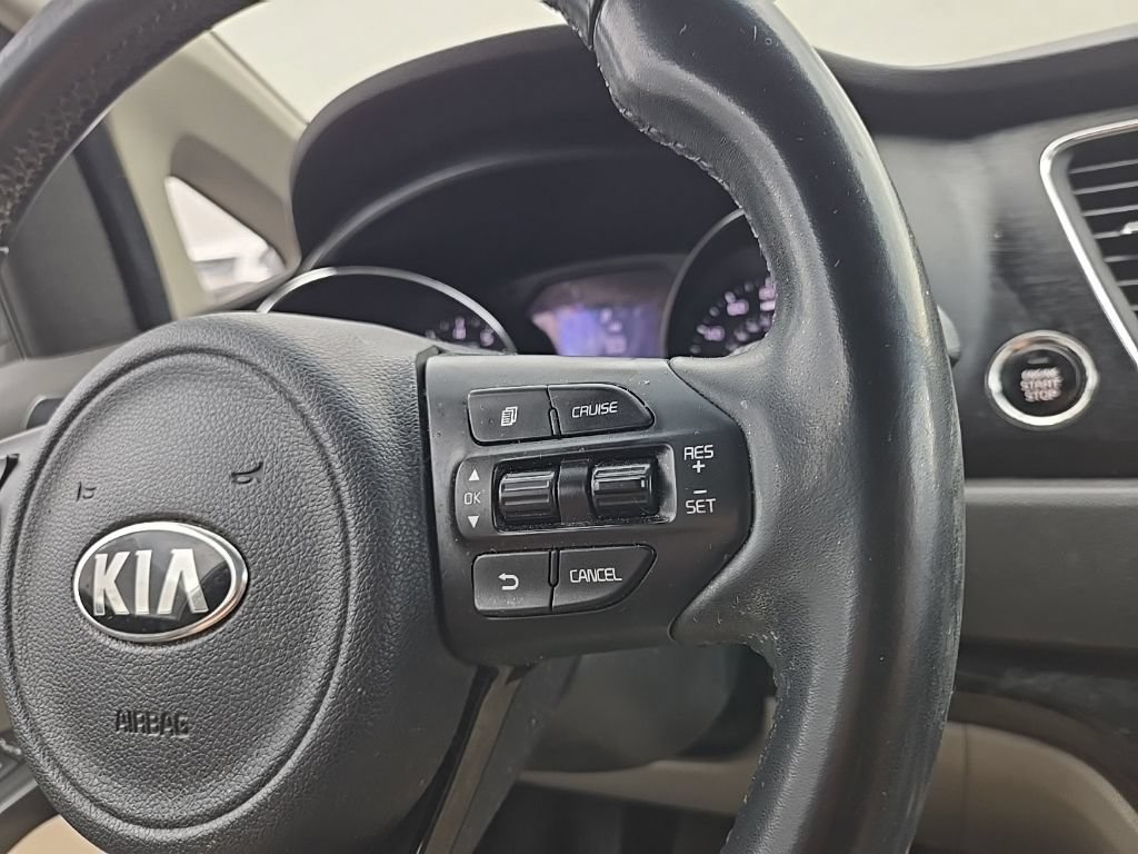 Used 2017 Kia Sedona LX w/ LX Essentials Premium Package FWD image 15