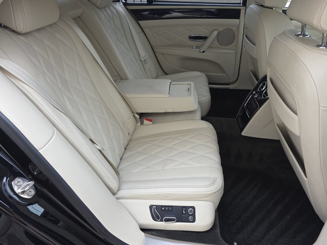 Used 2016 Bentley Flying Spur V8 AWD/4WD image 24