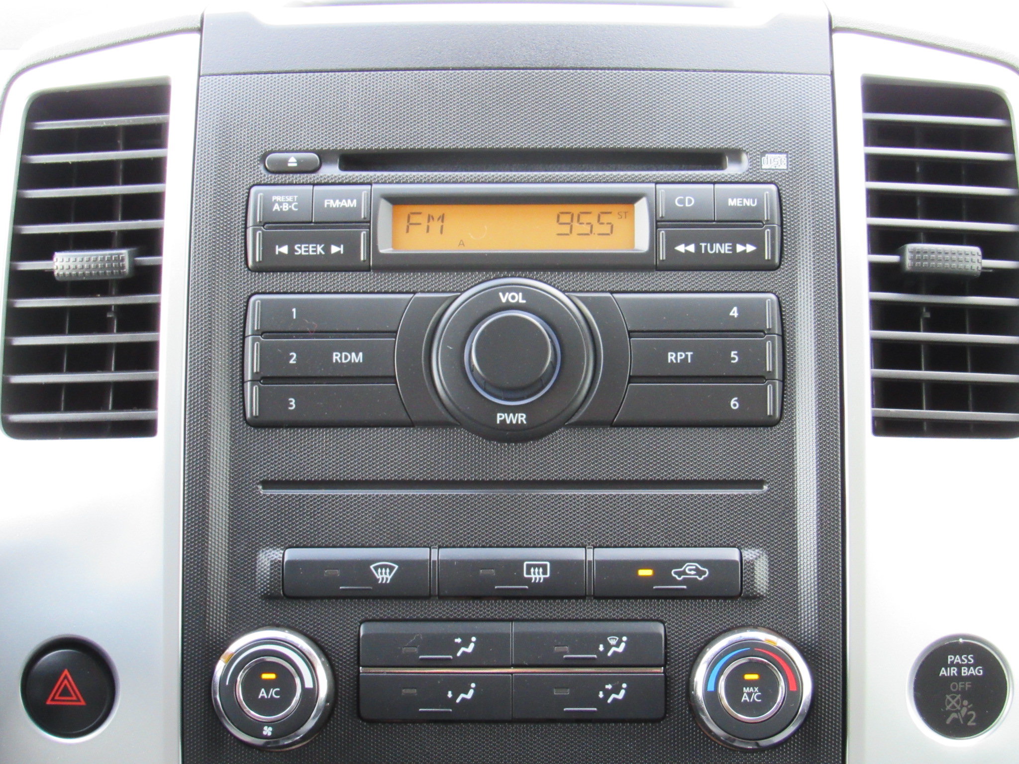 Used 2012 Suzuki Equator Sport AWD/4WD image 31