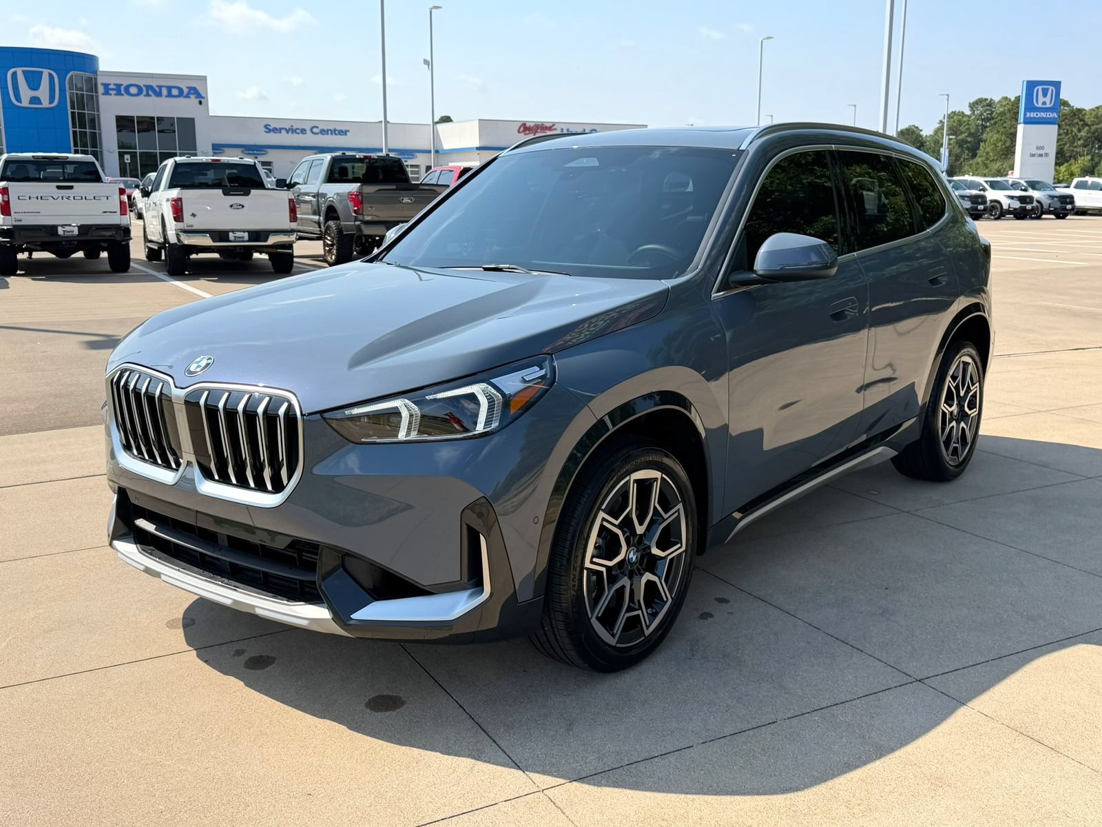 Used 2026 BMW X1 xDrive28i AWD/4WD image 3