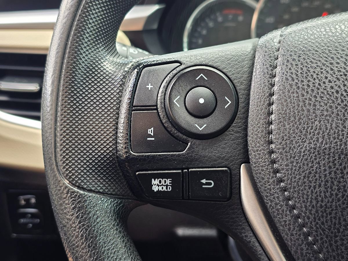 Used 2016 Toyota Corolla LE FWD image 28