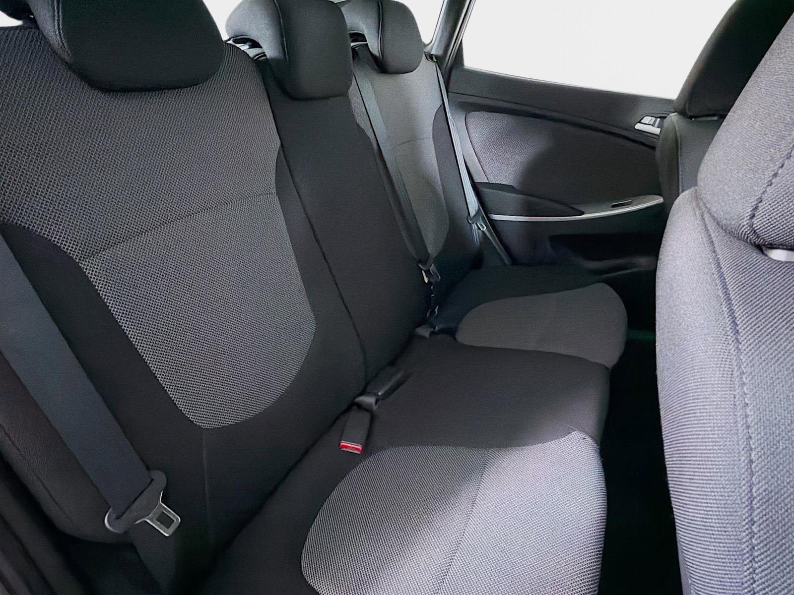 Used 2012 Hyundai Accent GS image 23