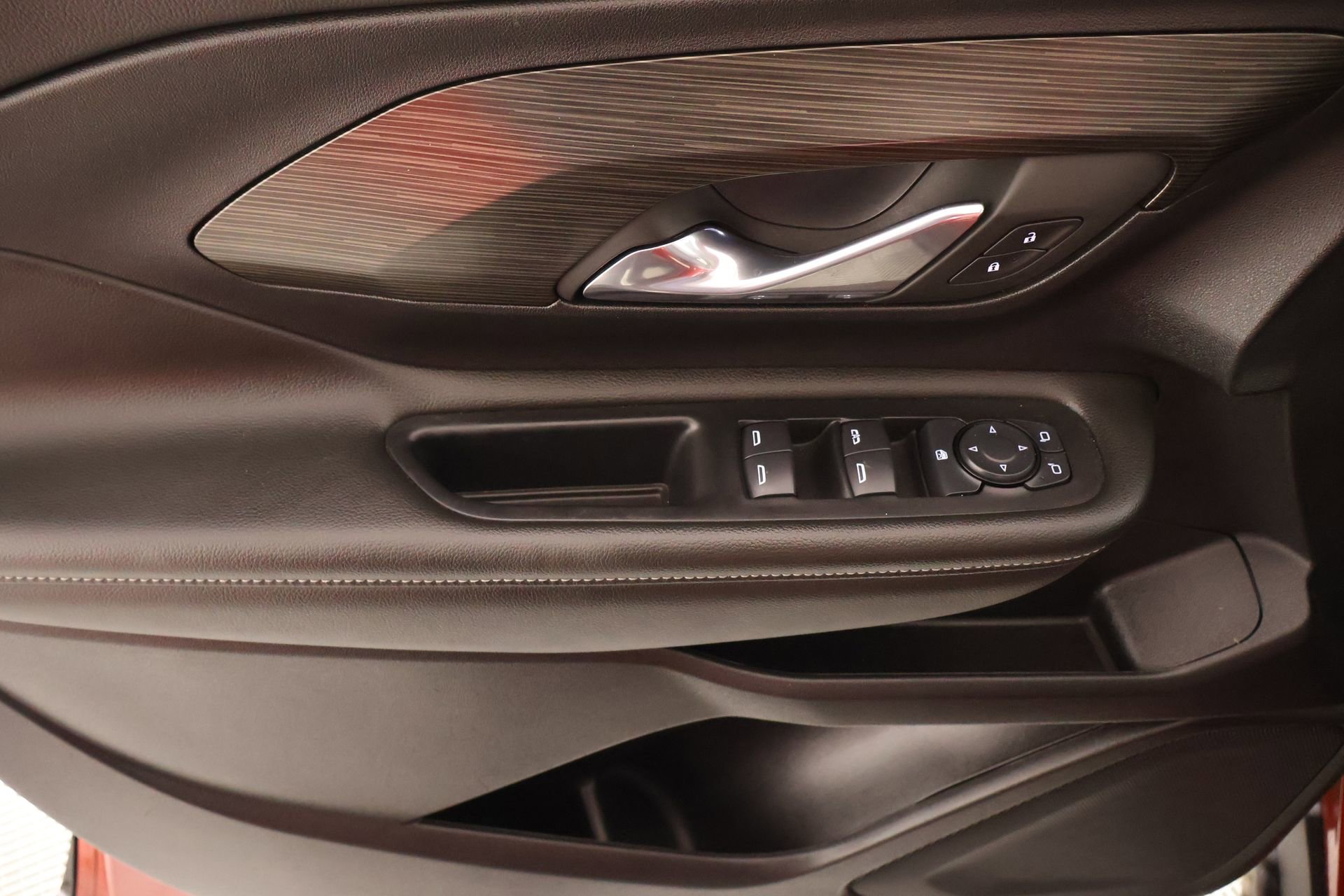 Used 2024 GMC Terrain SLE w/ Driver Convenience Package image 15