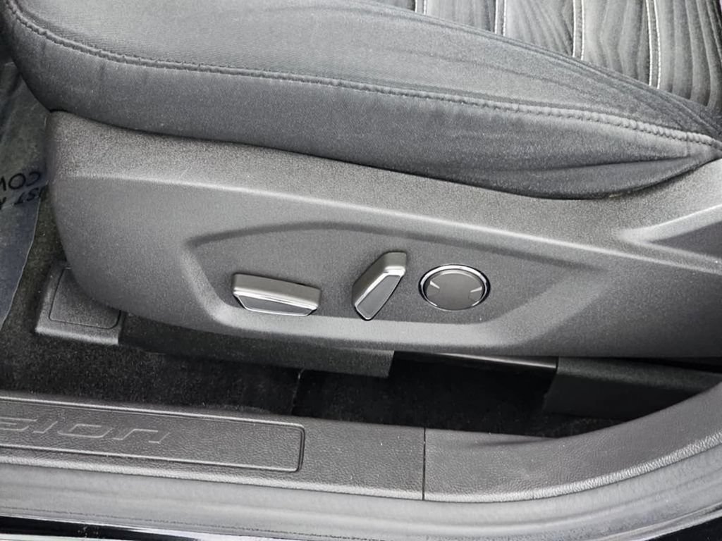 Used 2016 Ford Fusion SE FWD image 21