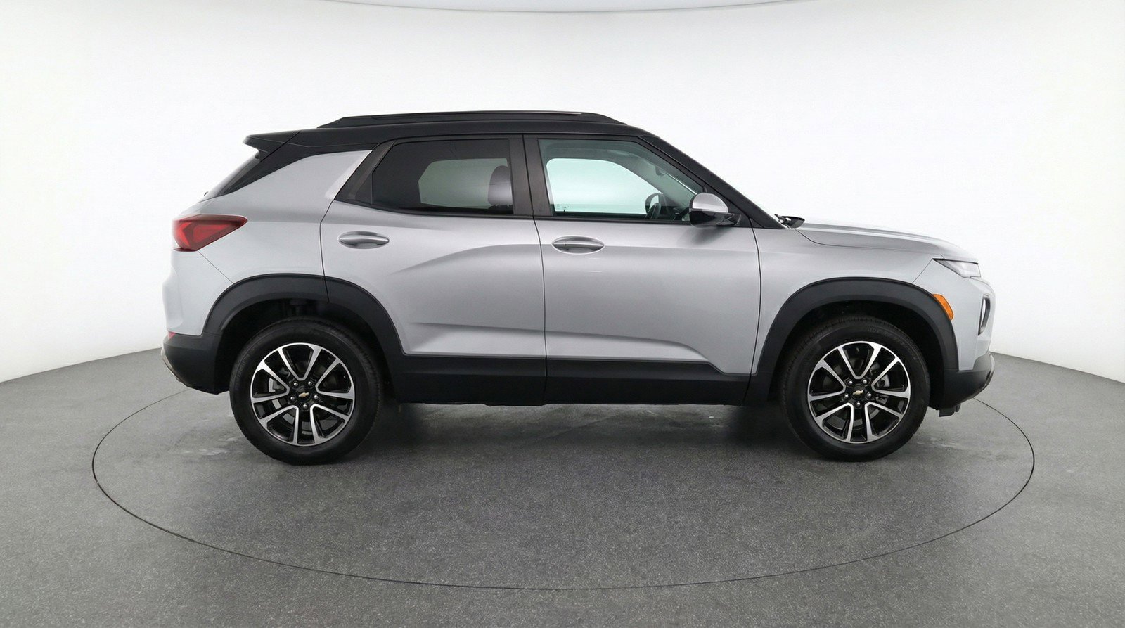 Used 2025 Chevrolet TrailBlazer LT w/ Driver Confidence Package image 11