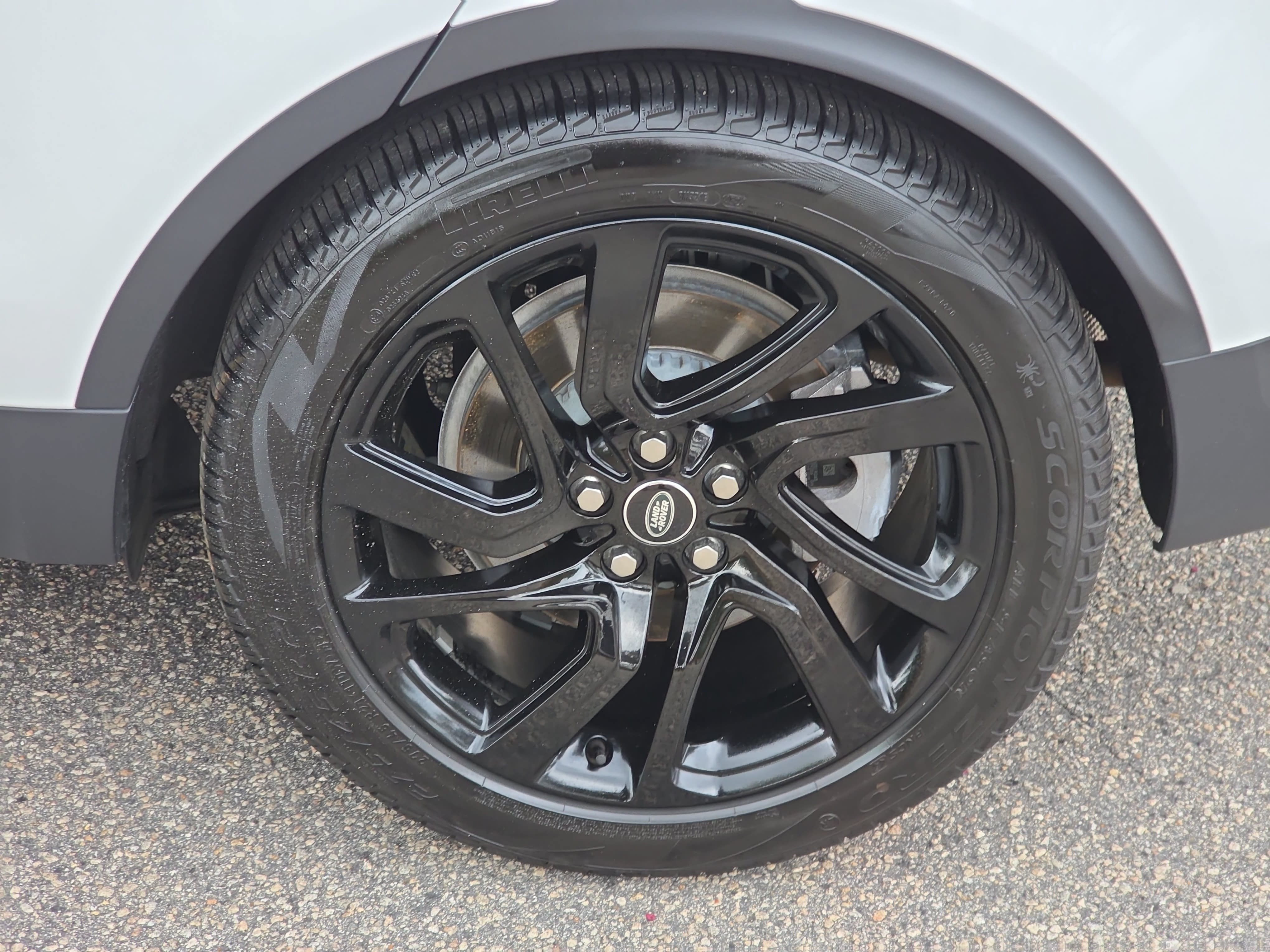 Certified 2025 Land Rover Discovery S AWD/4WD image 35