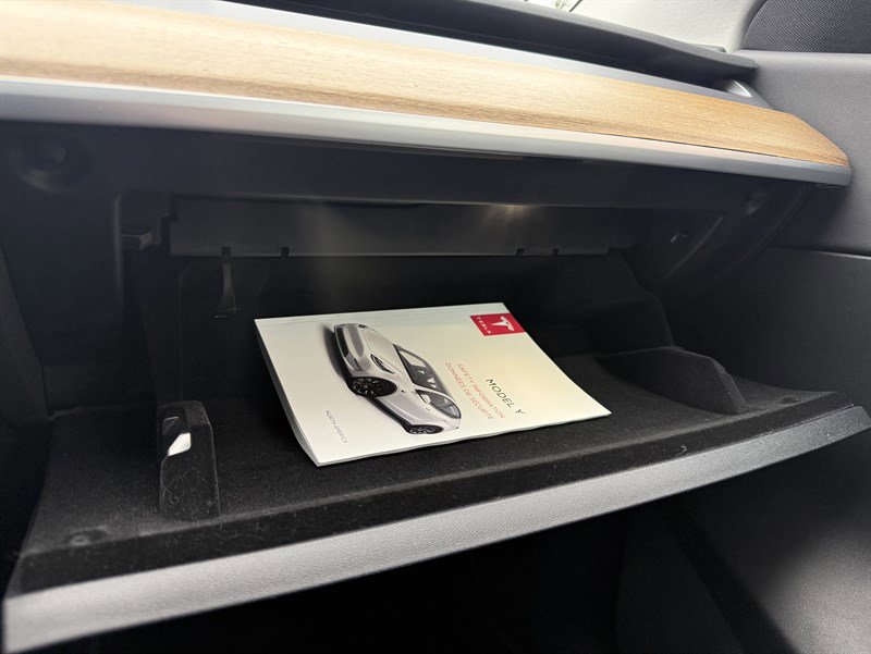 Used 2022 Tesla Model Y Performance image 14