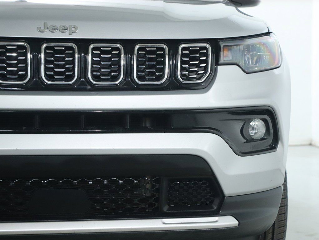 Used 2025 Jeep Compass Limited AWD/4WD image 8