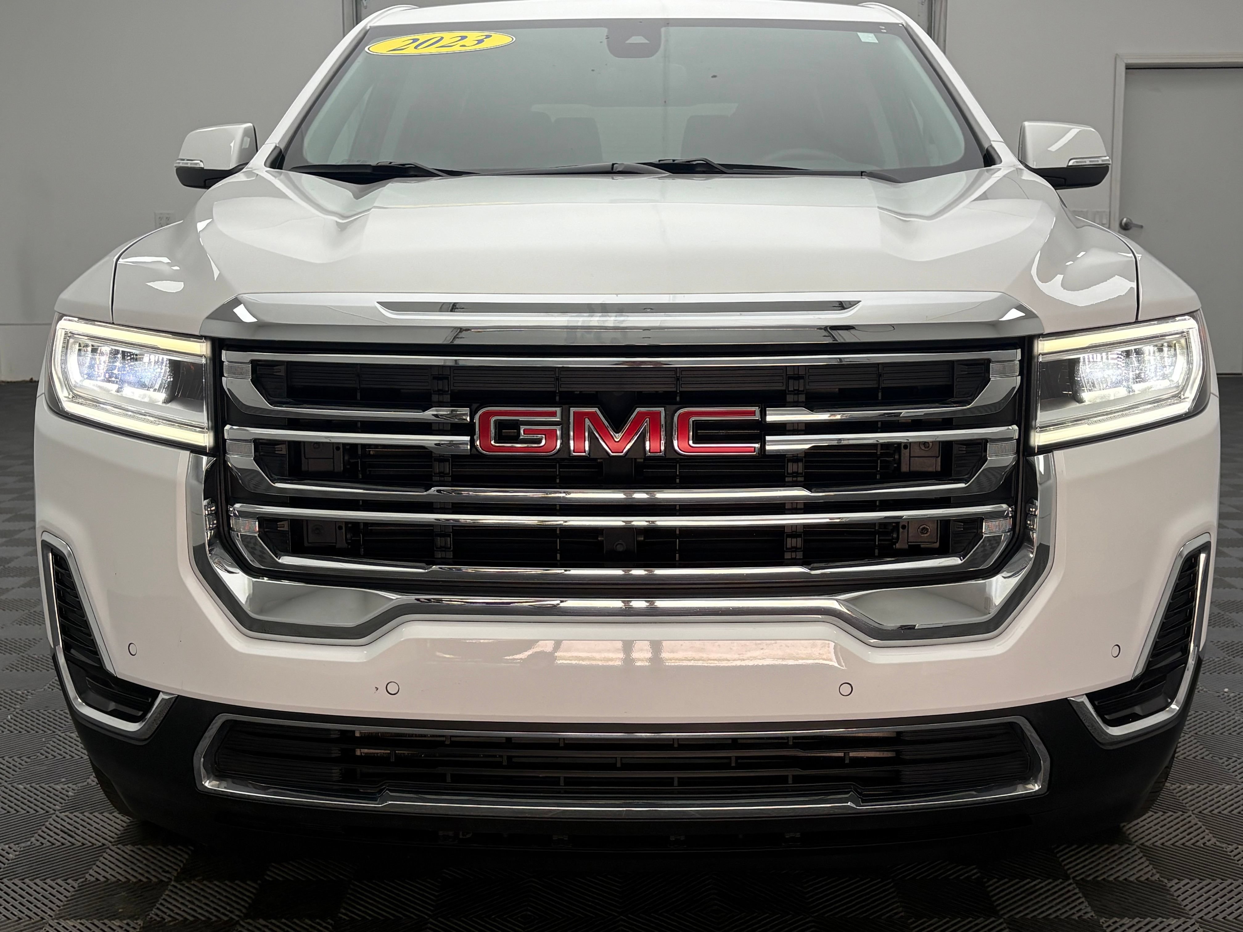 Used 2023 GMC Acadia SLE FWD image 10