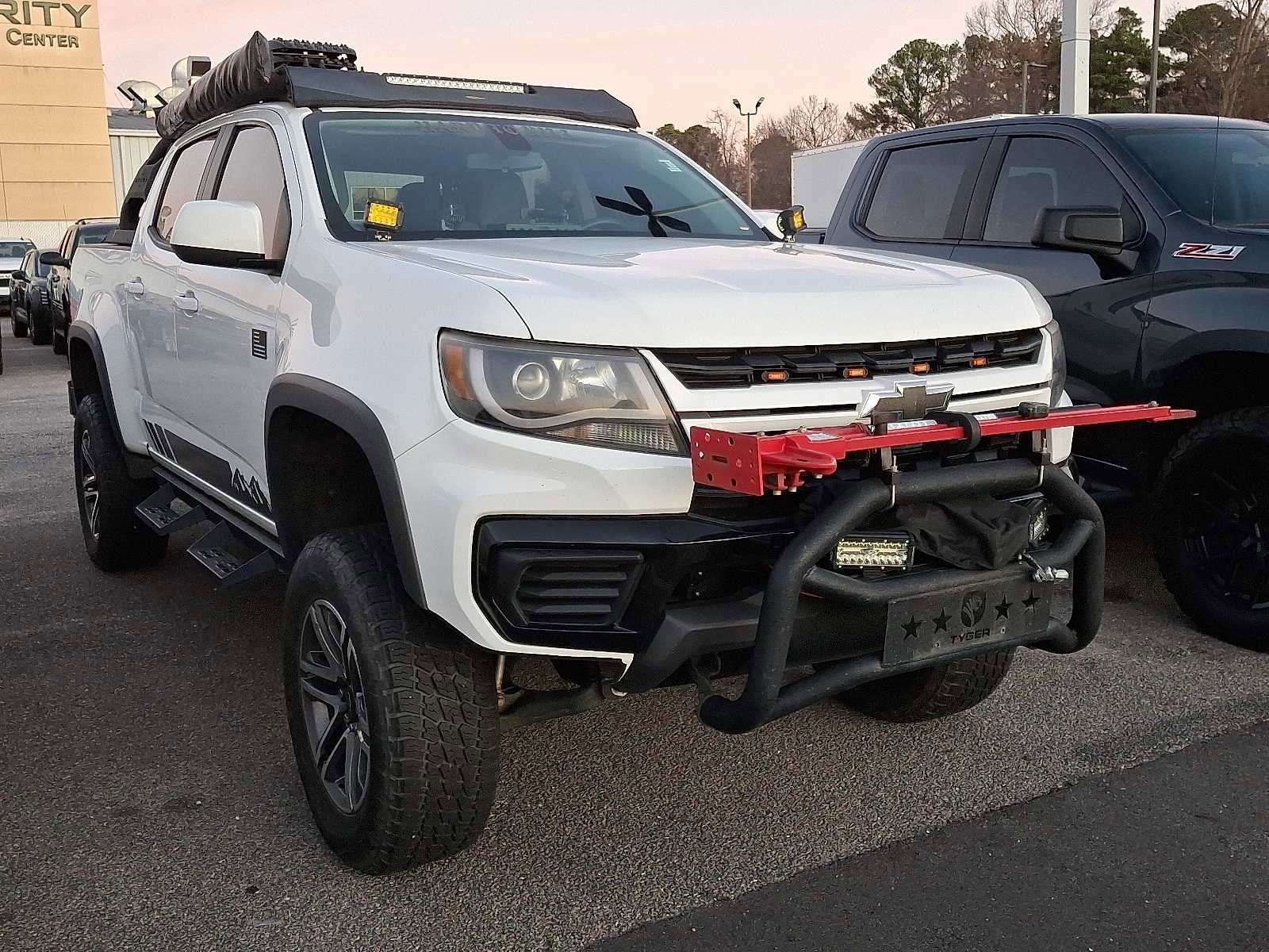 Used 2021 Chevrolet Colorado W/T w/ Custom Special Edition image 2