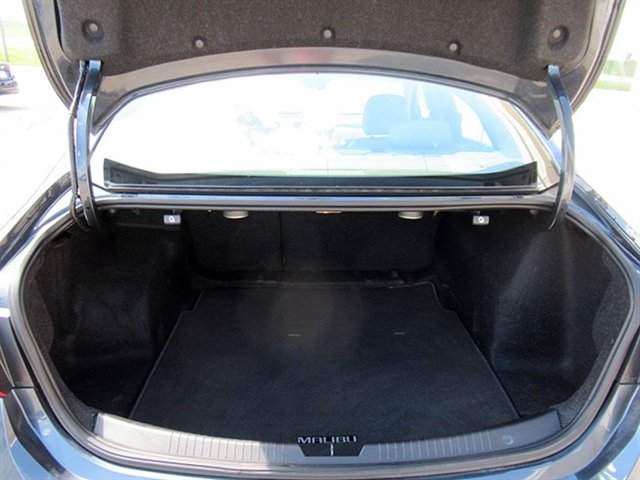 Used 2019 Chevrolet Malibu Premier w/ Sun and Wheel Package image 10
