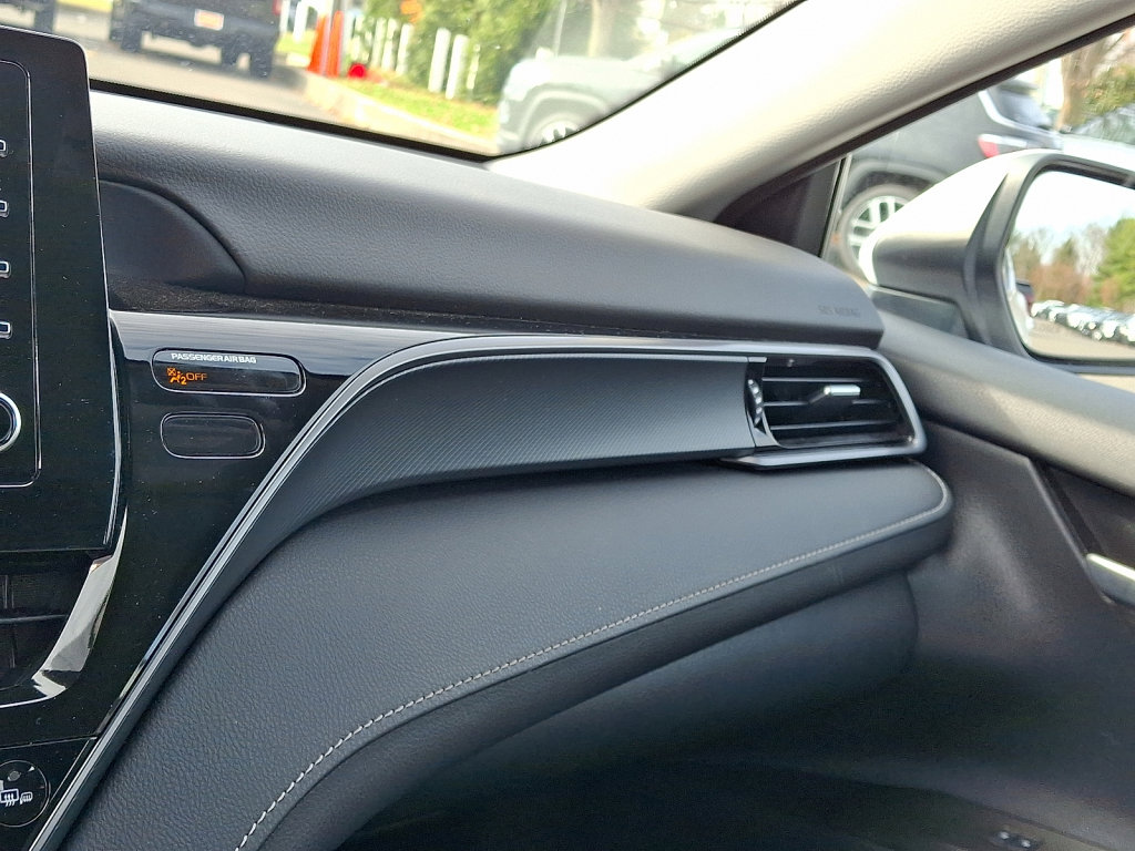 Used 2023 Toyota Camry SE image 31