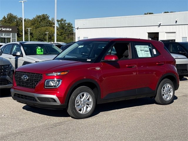 New 2026 Hyundai Venue SE image 2