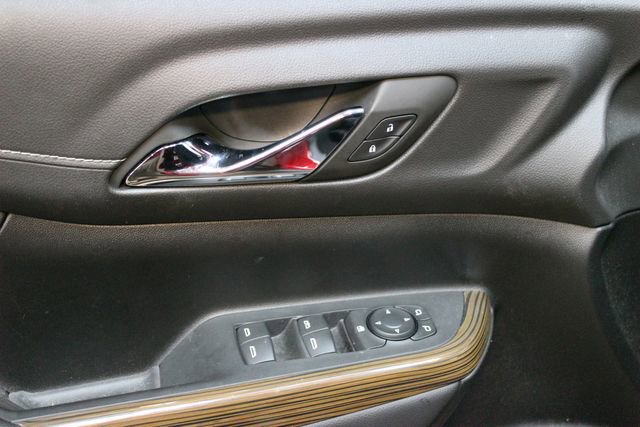 Used 2023 GMC Acadia SLE FWD image 19