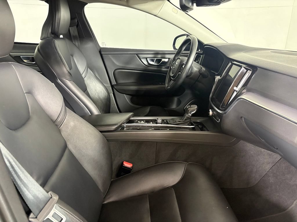 Used 2020 Volvo S60 T5 Momentum FWD image 14
