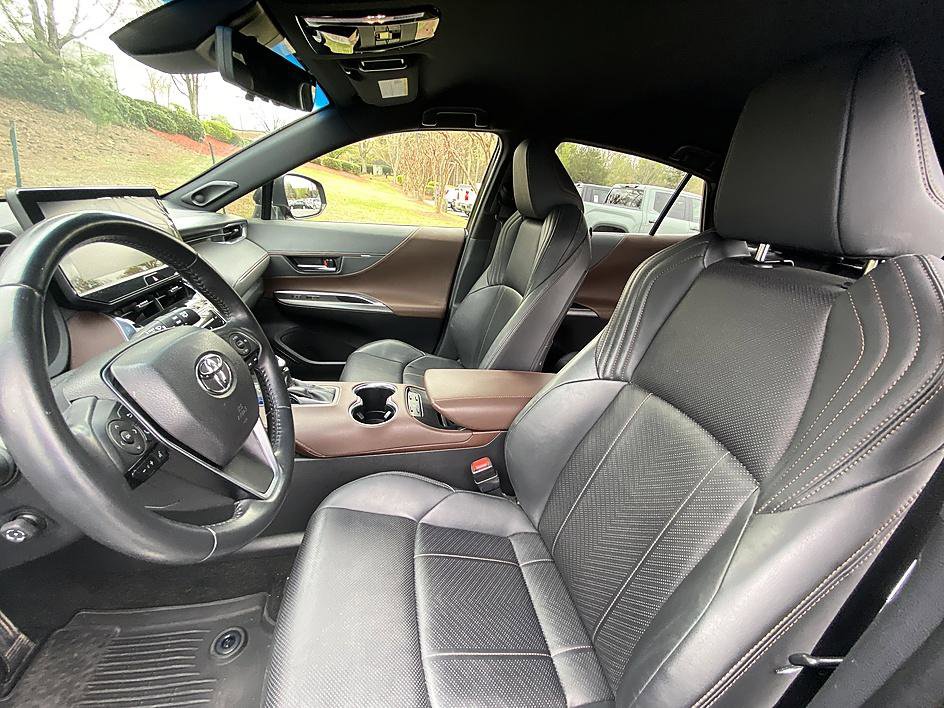 Certified 2021 Toyota Venza Limited image 11