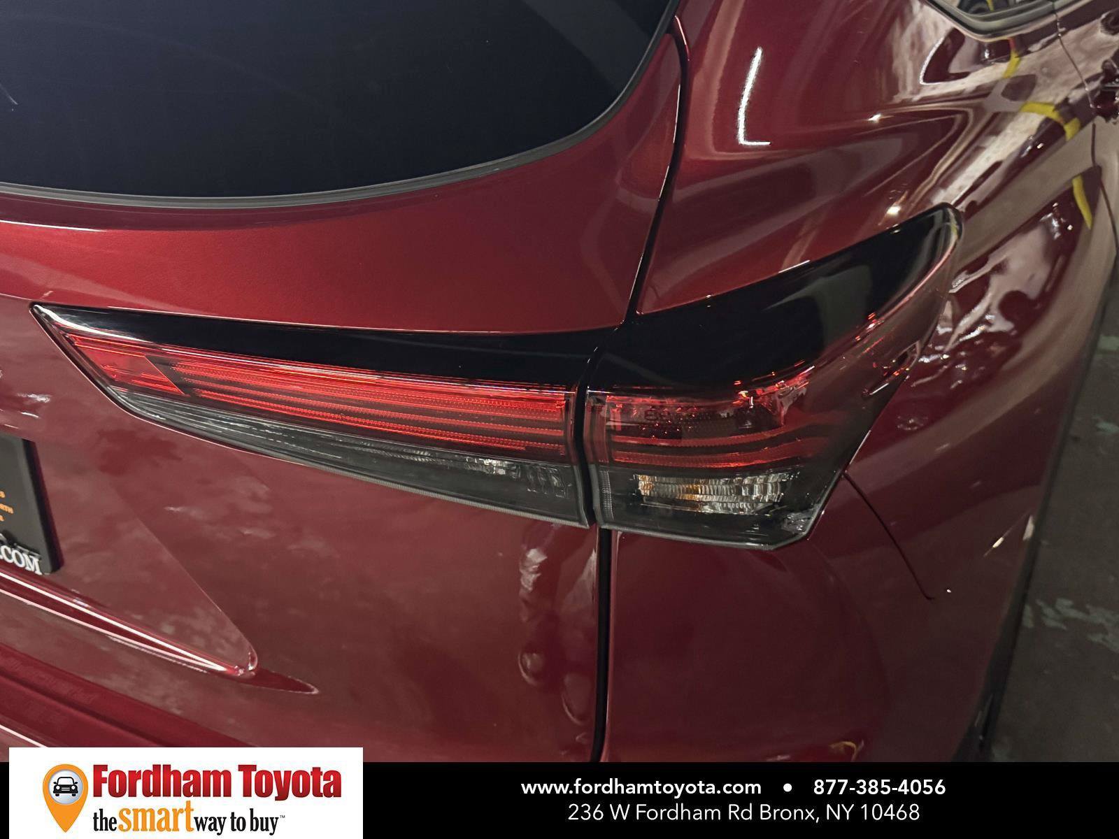 Used 2023 Toyota Highlander XSE AWD/4WD image 10