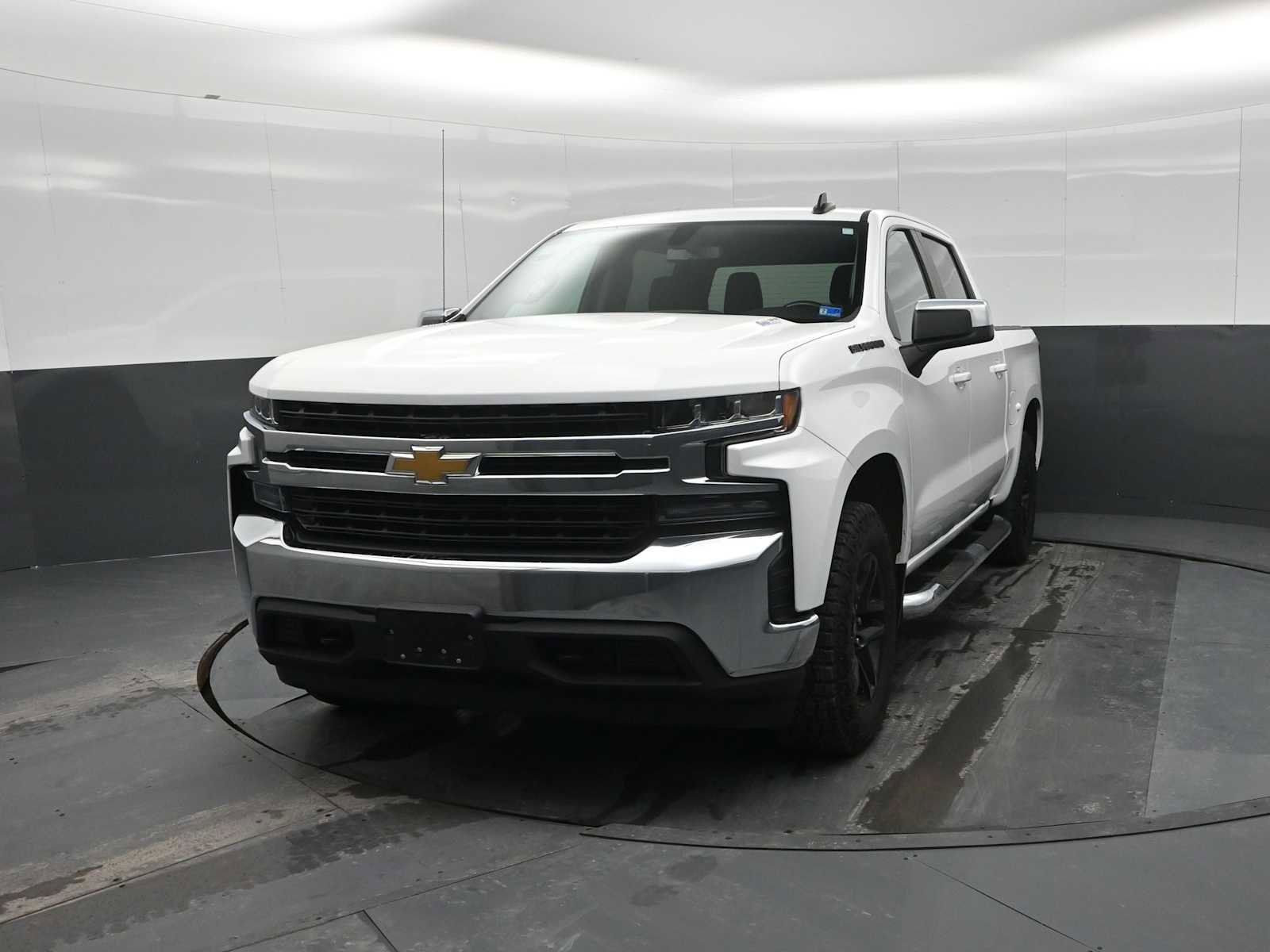 Used 2021 Chevrolet Silverado 1500 LT w/ Bed Protection Package AWD/4WD image 4