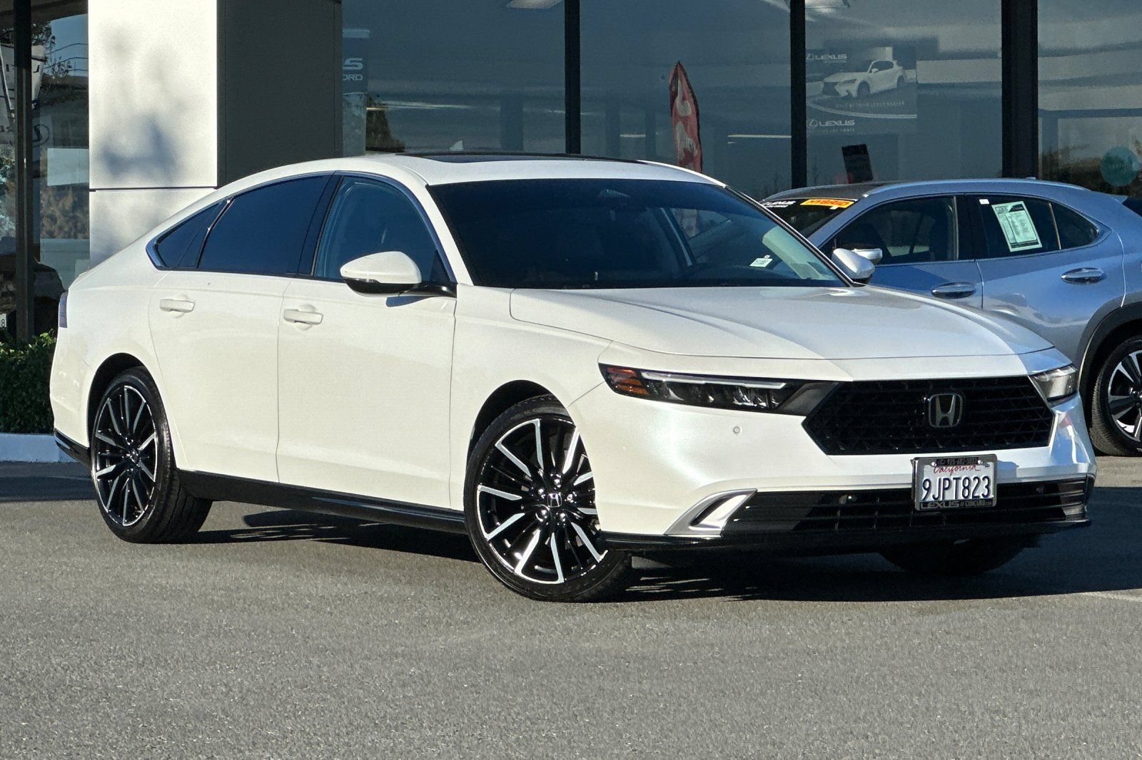 Used 2024 Honda Accord Touring image 2