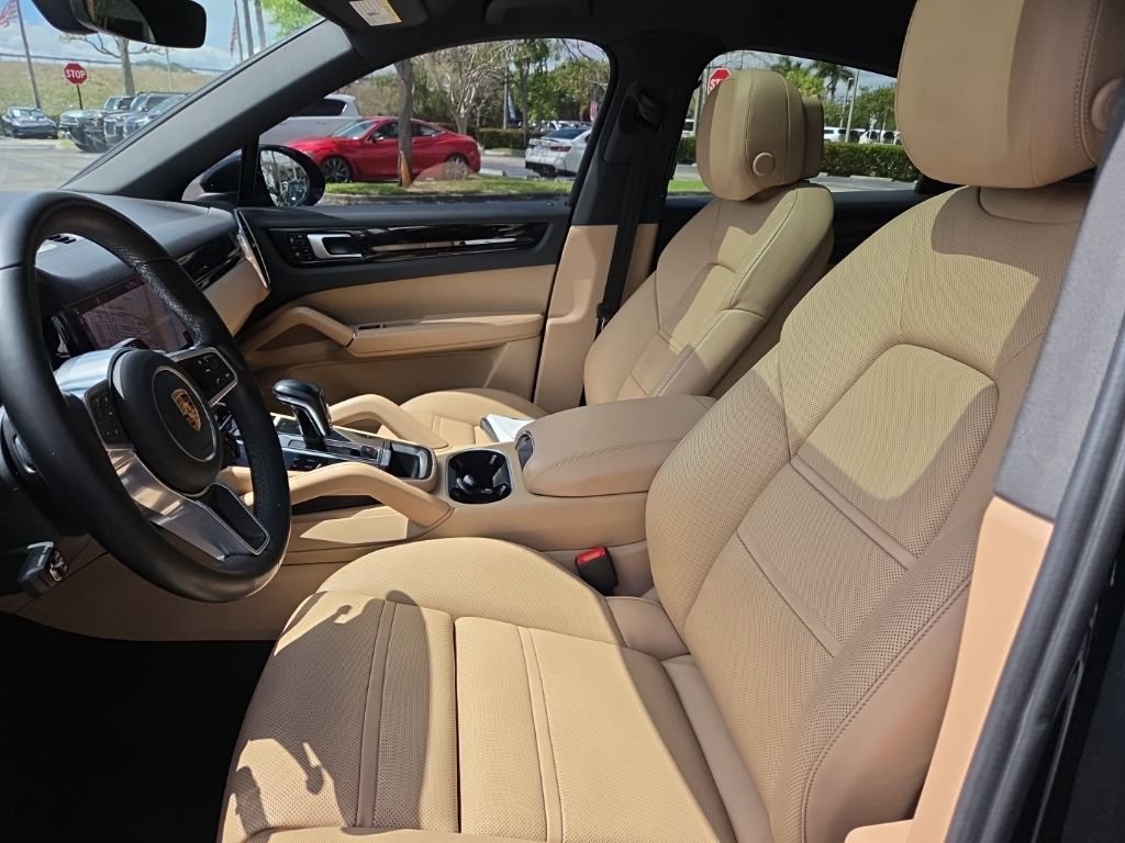 Used 2021 Porsche Cayenne Coupe image 19