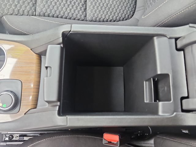 Used 2017 GMC Acadia SLE FWD image 26