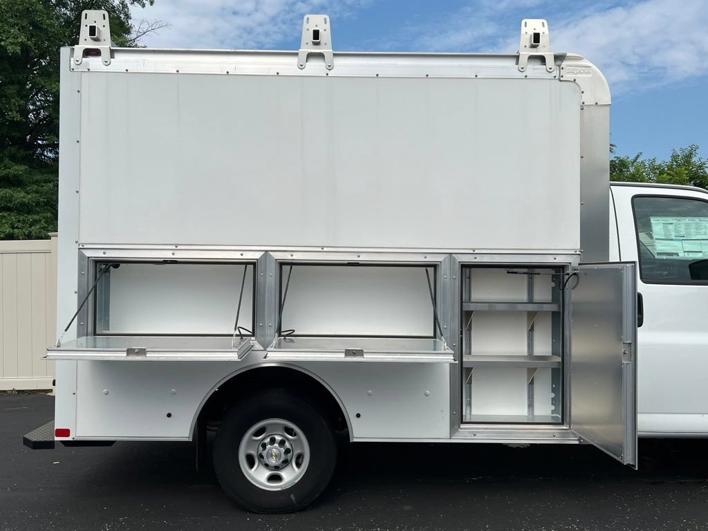Used 2023 Chevrolet Express 3500 w/ Power Convenience Package RWD image 10