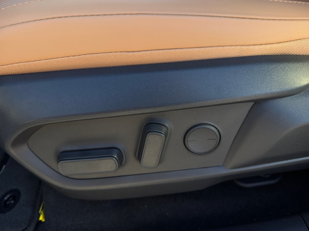 New 2026 Lexus ES 350h AWD w/ Cold Area Package image 15