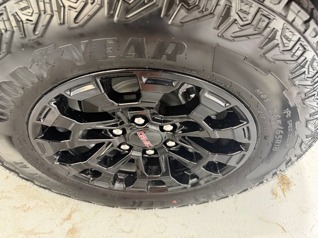 New 2026 GMC Canyon Elevation w/ Convenience Package RWD image 8