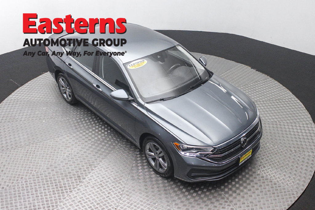 Used 2024 Volkswagen Jetta SE FWD image 4