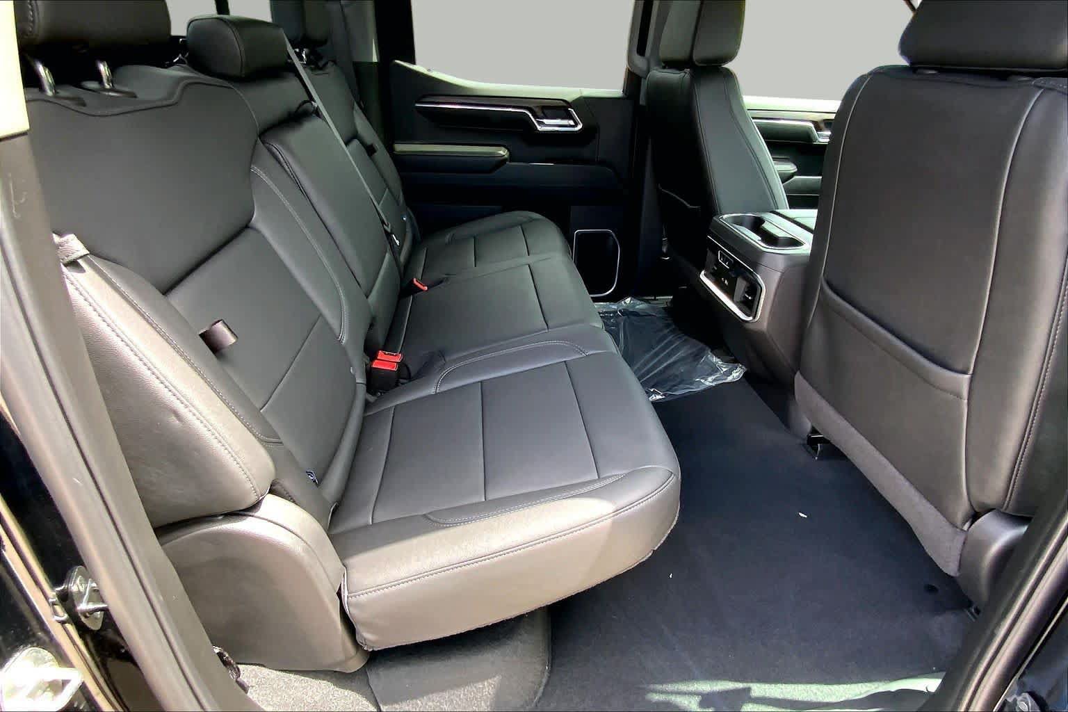 Used 2024 GMC Sierra 1500 SLT AWD/4WD image 19