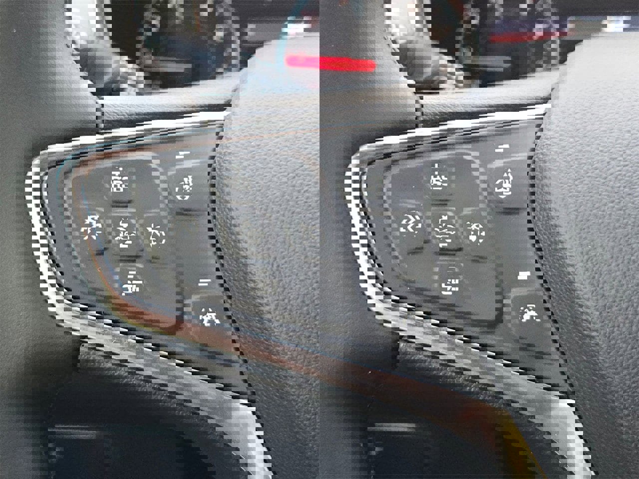 Used 2024 Chevrolet Equinox LT image 11