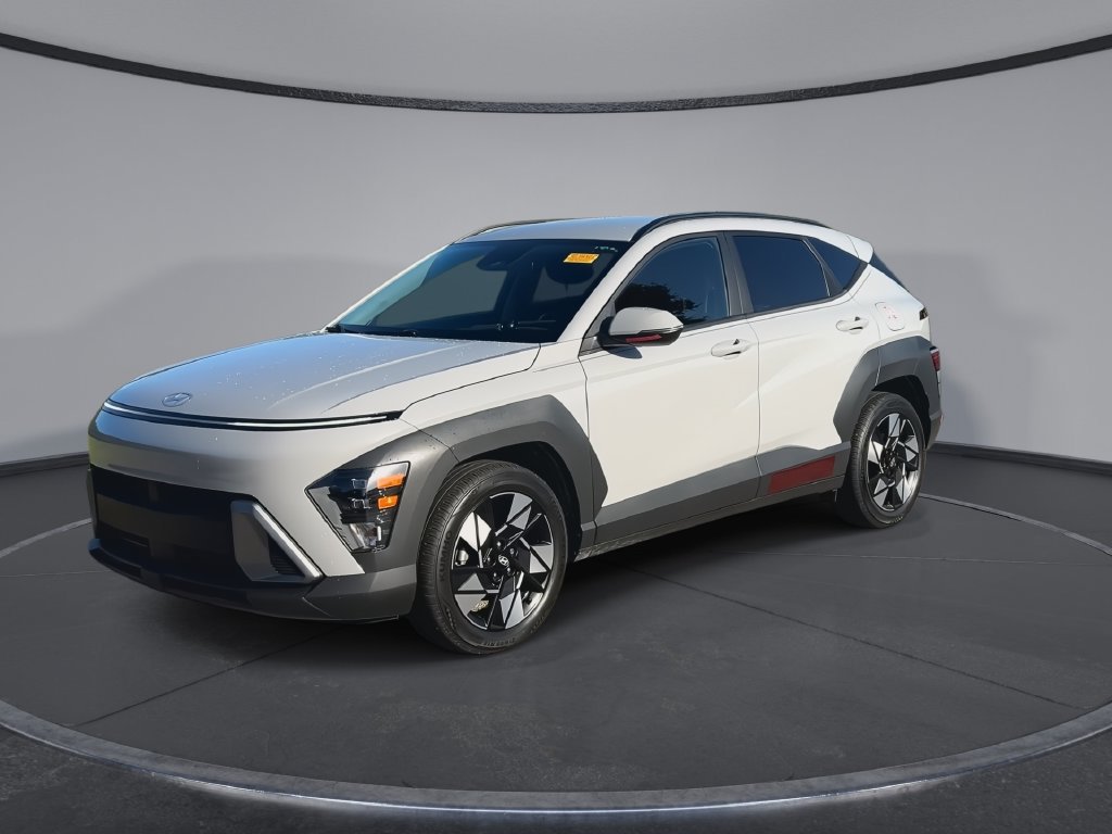 Used 2024 Hyundai Kona SEL w/ Convenience Package FWD image 4