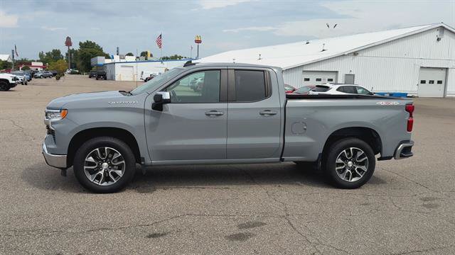 Used 2024 Chevrolet Silverado 1500 LT AWD/4WD image 5
