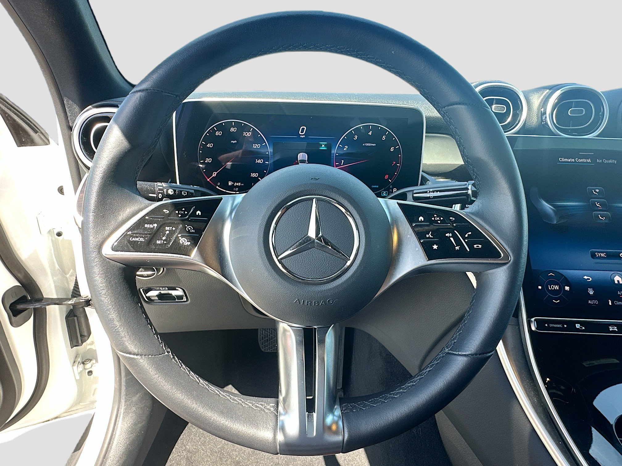 Used 2025 Mercedes-Benz GLC 300 image 10