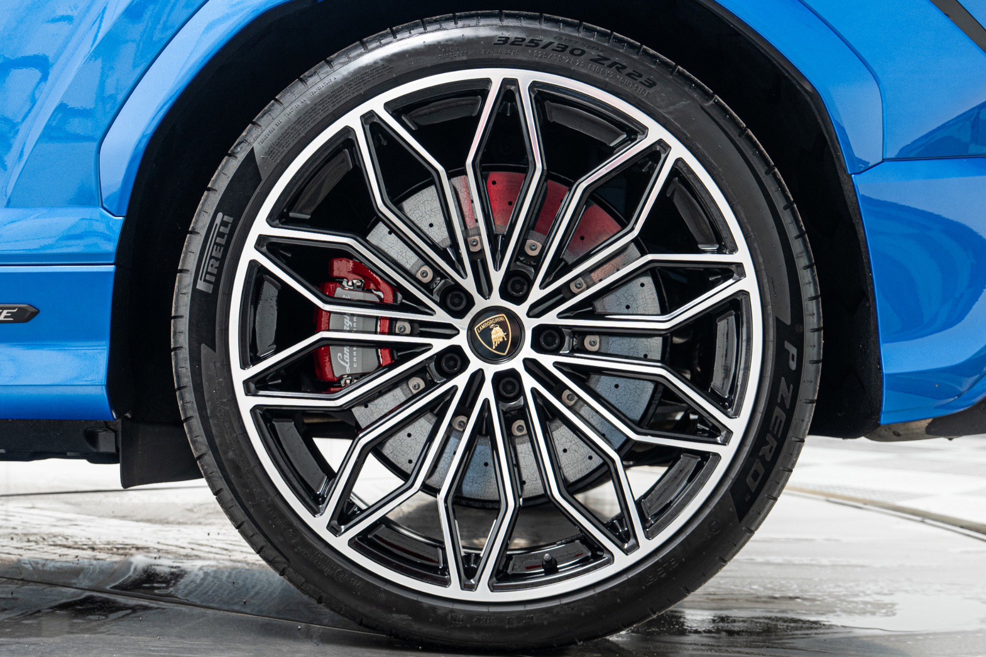 Used 2025 Lamborghini Urus SE image 11