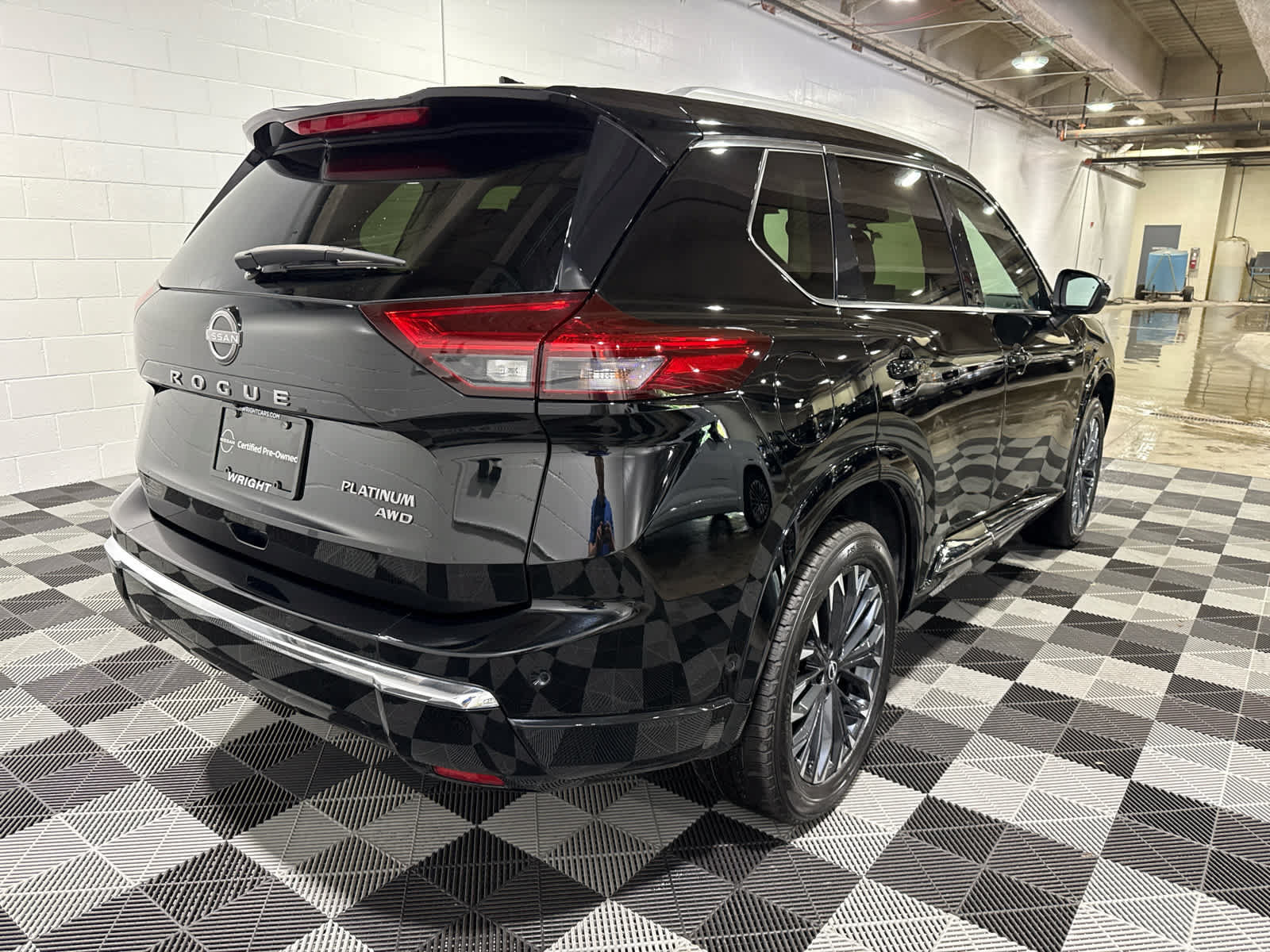 Certified 2024 Nissan Rogue Platinum AWD/4WD image 10