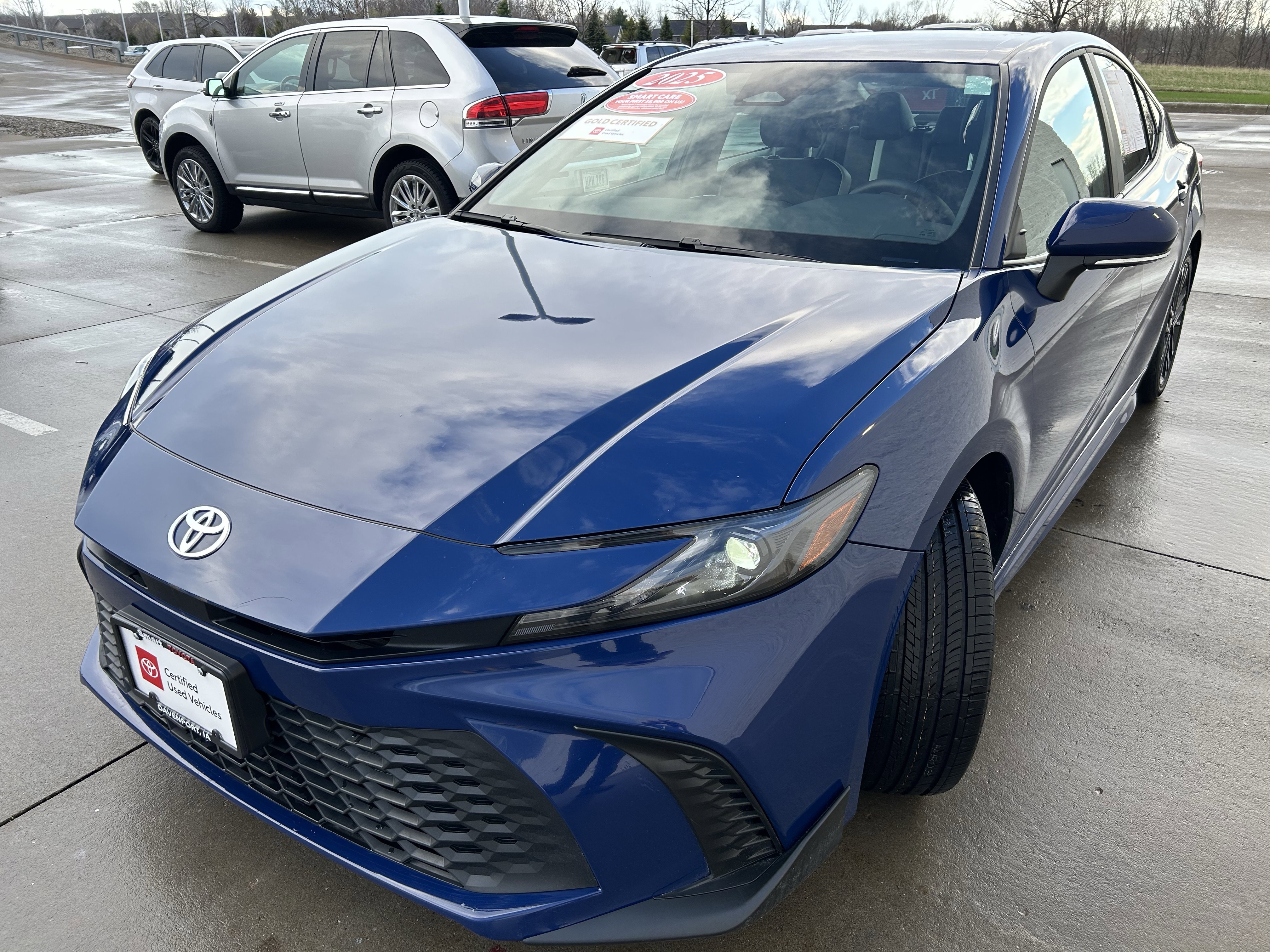 Certified 2025 Toyota Camry SE FWD image 3