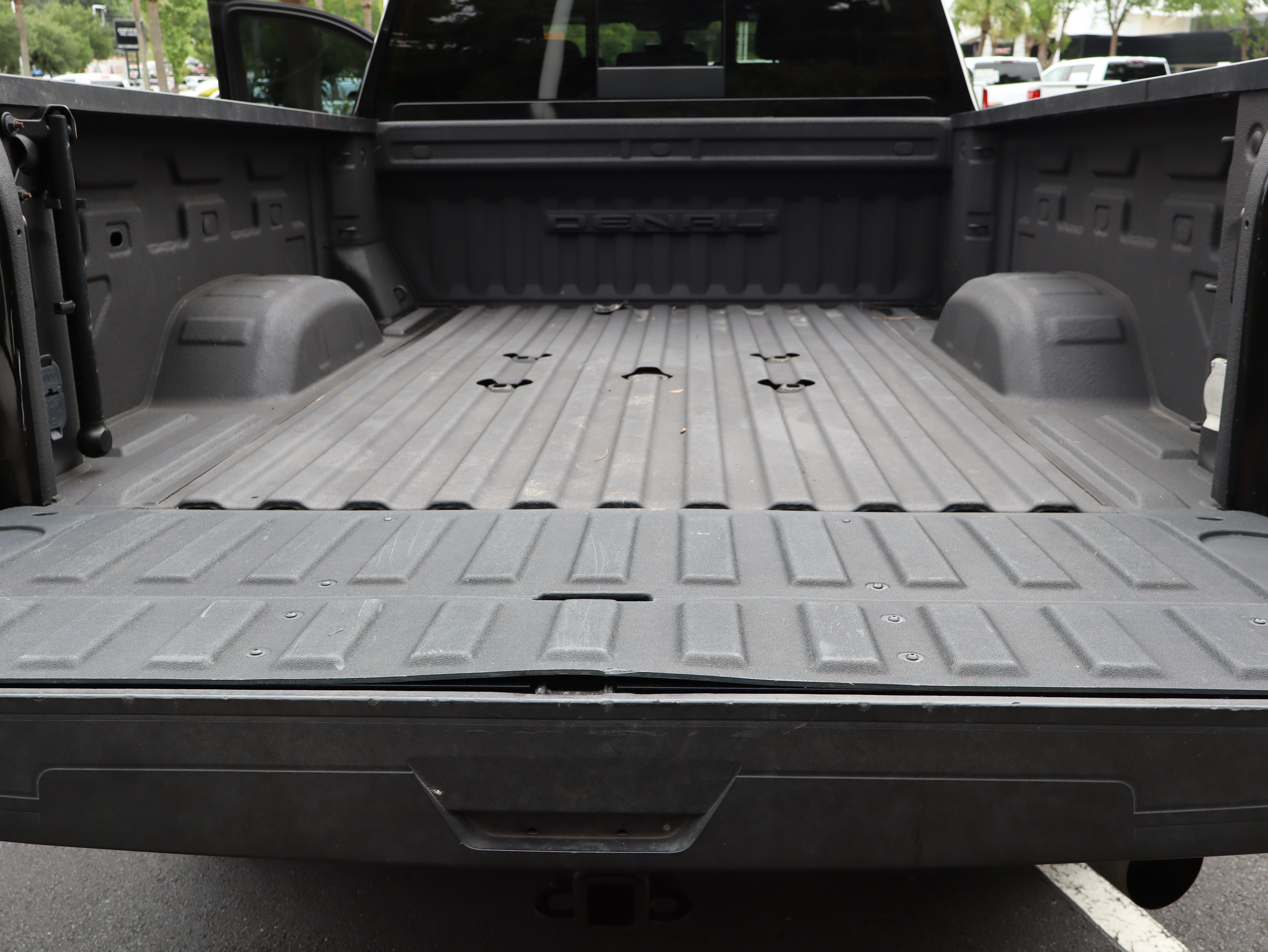 Used 2022 GMC Sierra 3500 Denali w/ Denali Black Diamond Edition AWD/4WD image 46
