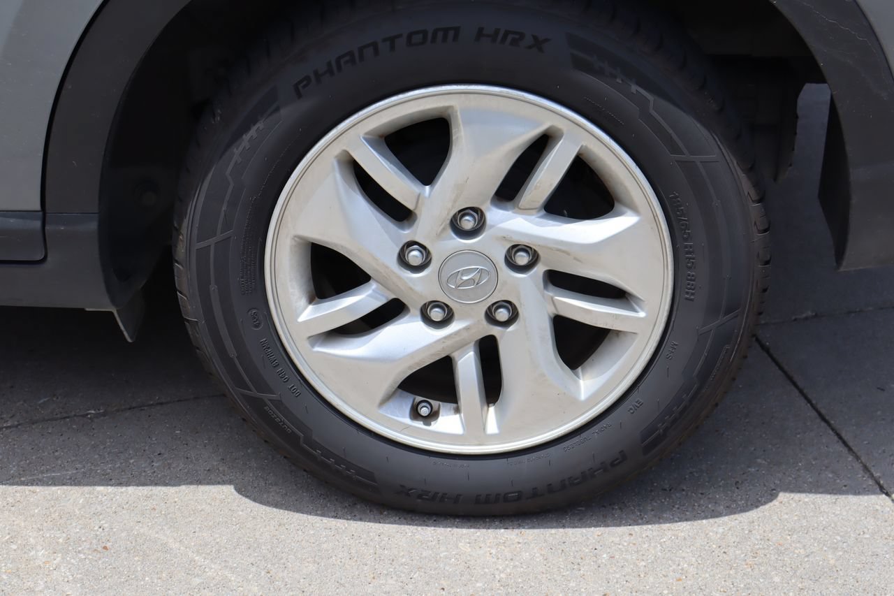 Used 2023 Hyundai Venue SE w/ Cargo Package FWD image 25