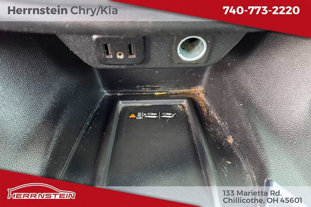 Used 2023 Chevrolet Traverse LT FWD image 19